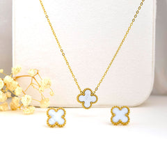 Bead border Clover Charm Set
